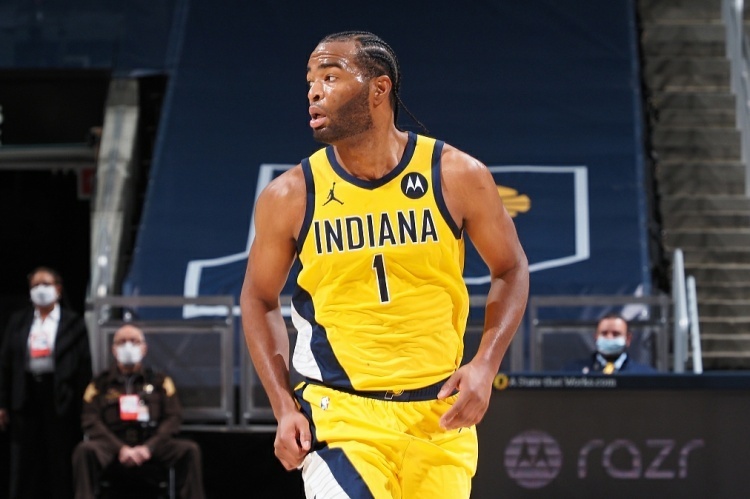 关键球员受 关键球员受