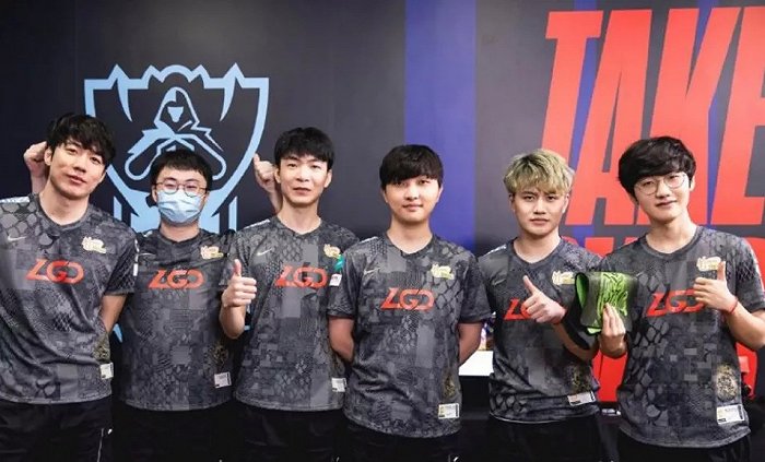 切尔西紧跟利物浦,图赫尔特意造访曼市,由此公开英格兰建队理念