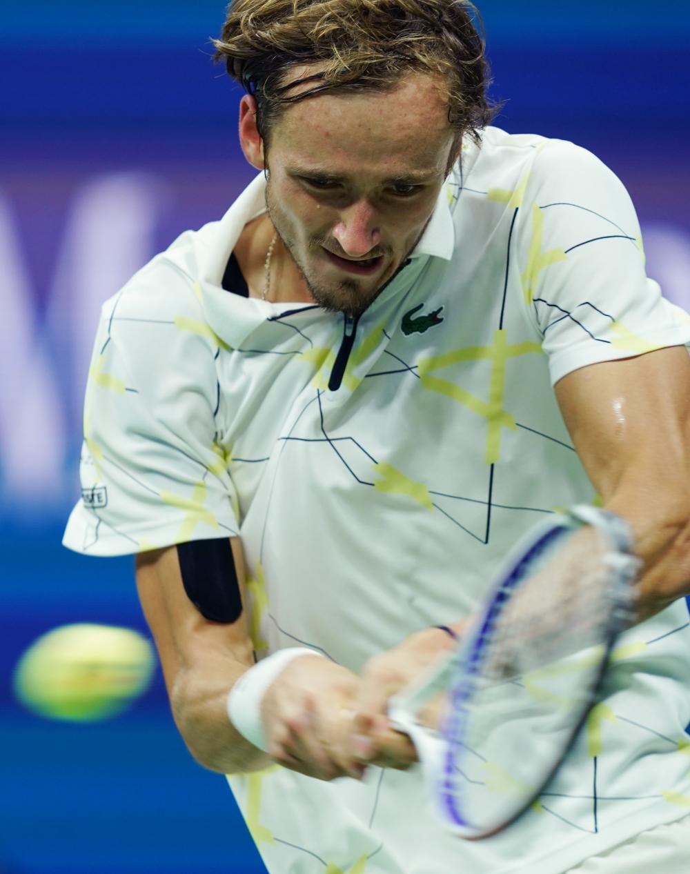 半空间的 半空间的